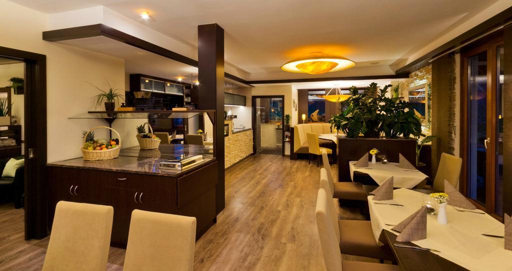 Hotel - Restaurant Sonneneck Dornstetten Екстер'єр фото