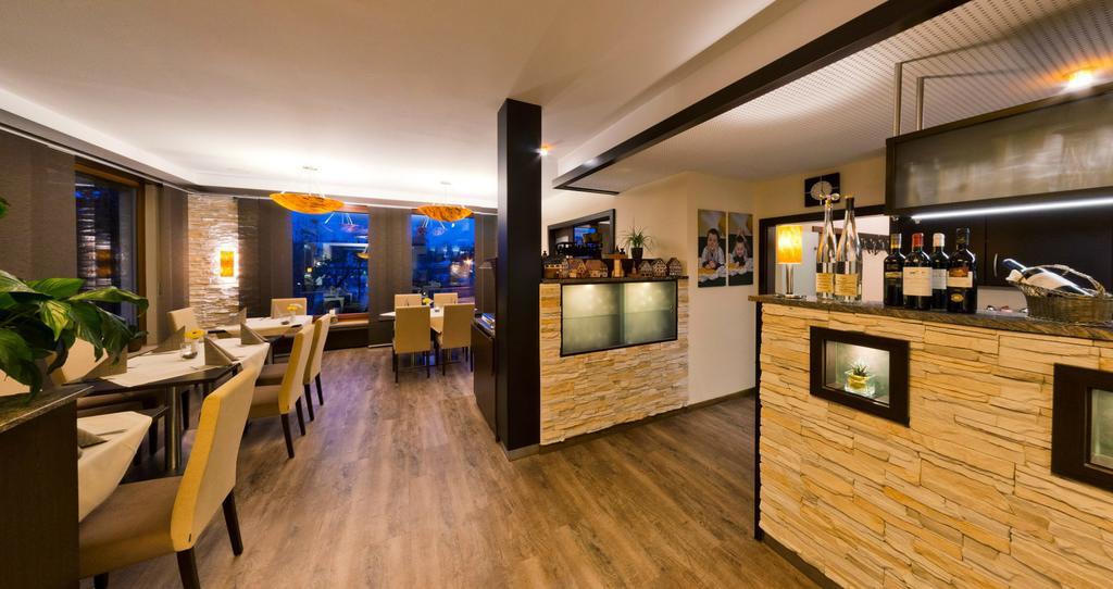 Hotel - Restaurant Sonneneck Dornstetten Екстер'єр фото
